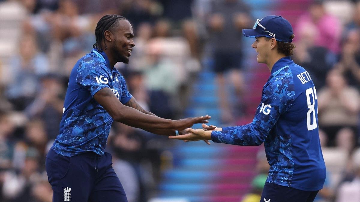 England Triumphs While South Africa Reaches Unprecedented Low in Third ODI Duel