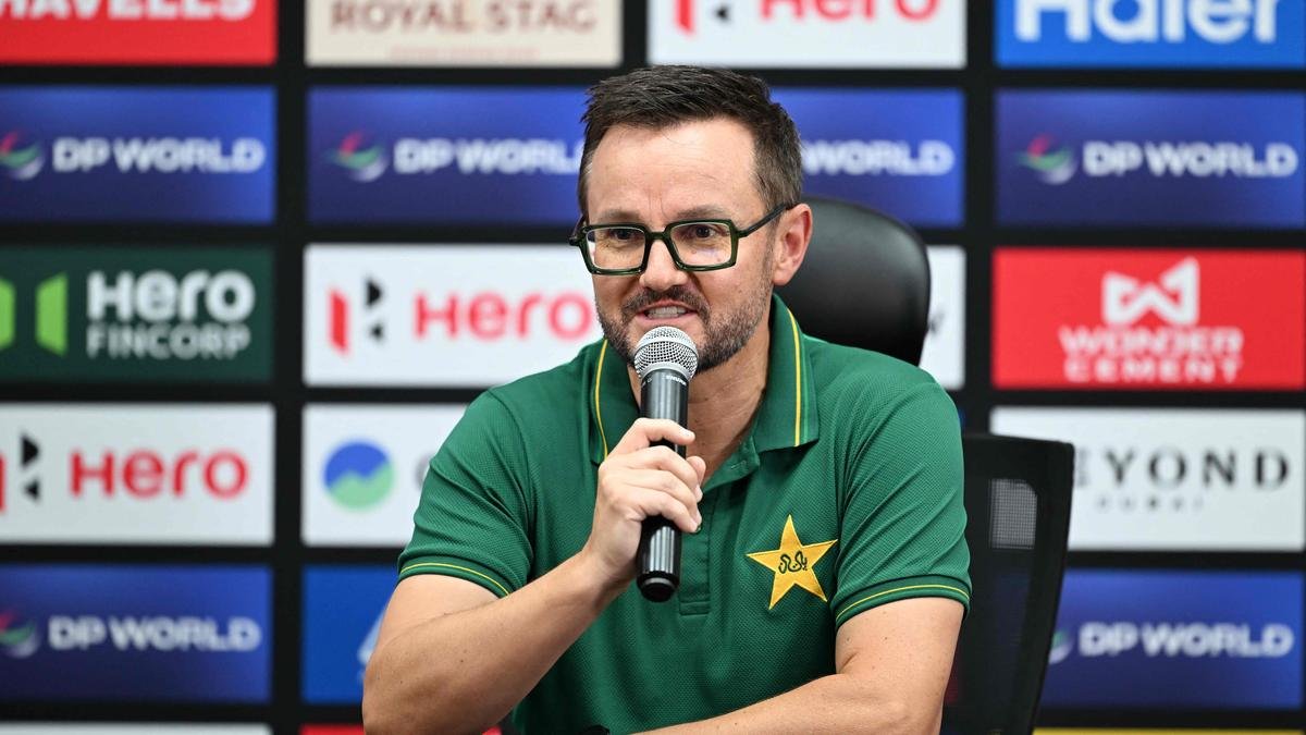 Coach Mike Hesson Lauds Mohammed Nawaz as Premier Spin Talent Before Asia Cup 2025