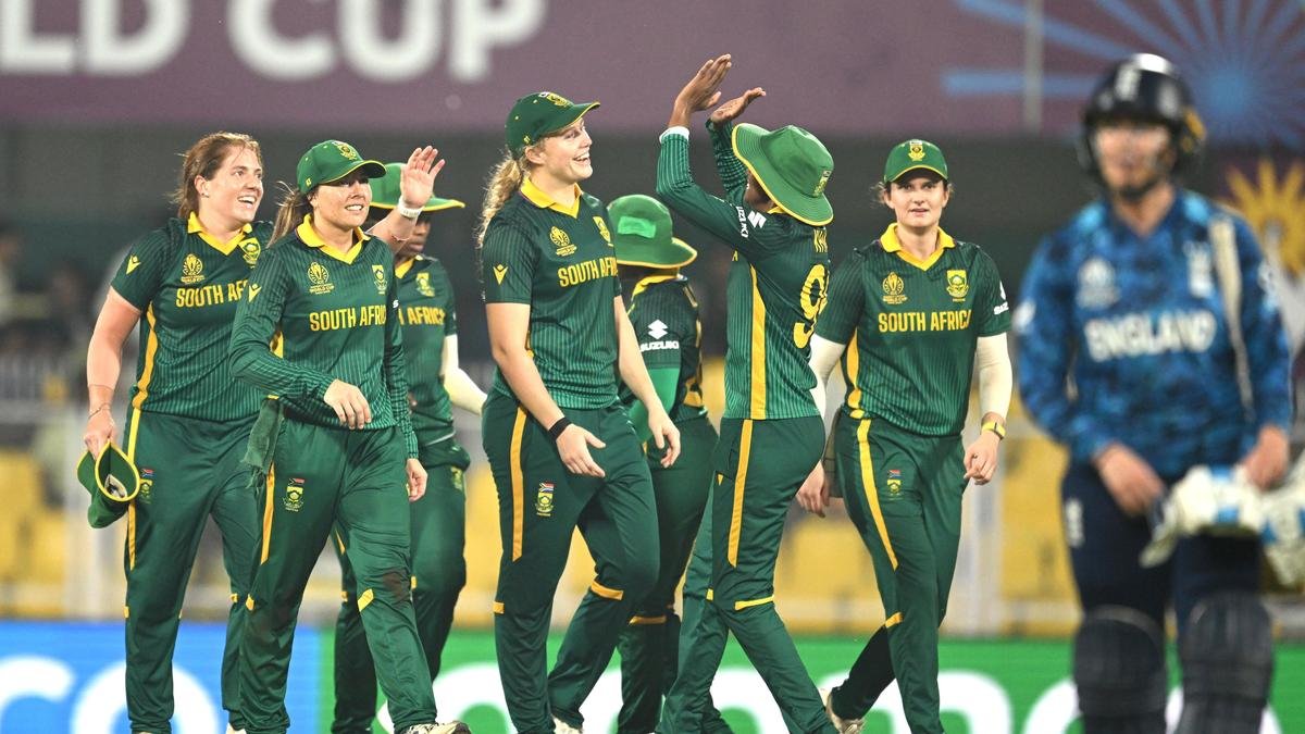 Wolvaardt and Kapp Lead South Africa to Maiden Women's ODI World Cup Final
