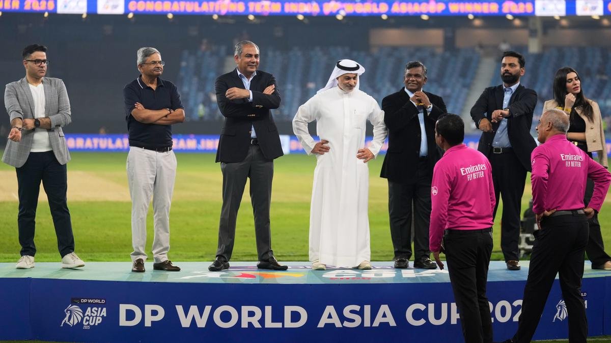 BCCI Criticizes Asia Cup Trophy Mishap: A Controversy Unfolds