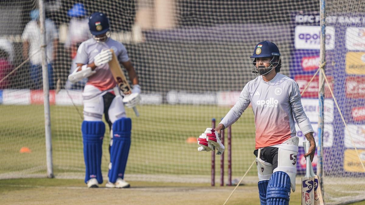 South Africa Opts to Bowl as India Welcomes Rohit, Kohli and Newcomer Gaikwad in 1st ODI Clash