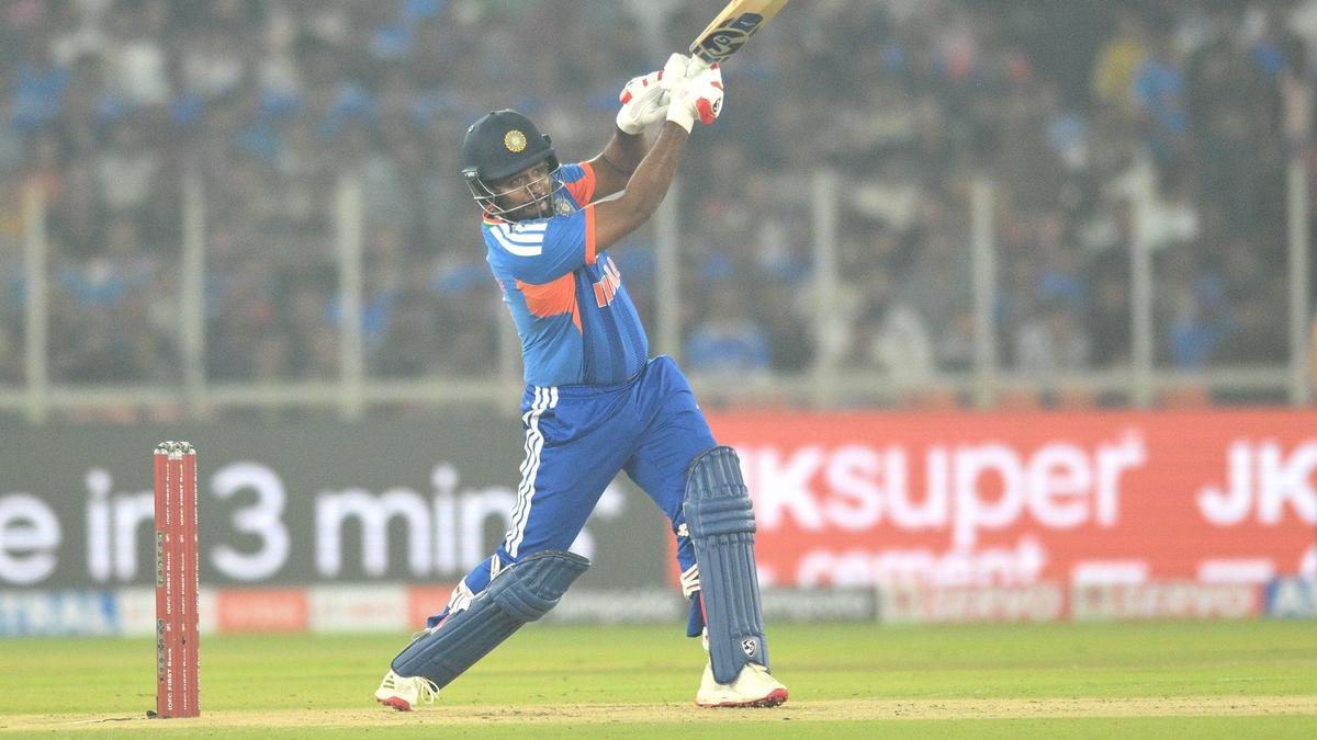 De Kock's Fireworks vs. India's Towering Score: 5th T20I Clash Live!