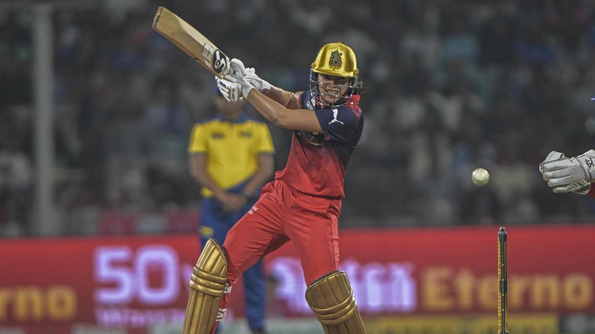 Smriti's Spark Outshines Shafali's Spirit in RCB's Victory Over DC