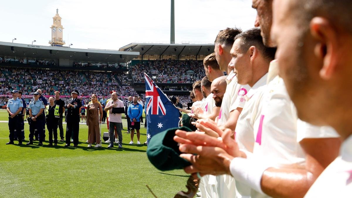 SCG's Salute: Ashes Rivals Honor Bondi Heroes