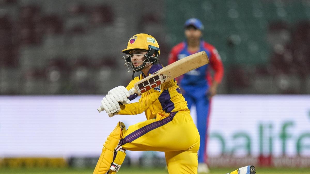 Carey Strikes Early as Mumbai Opts to Bowl First Against UPW in WPL 2026